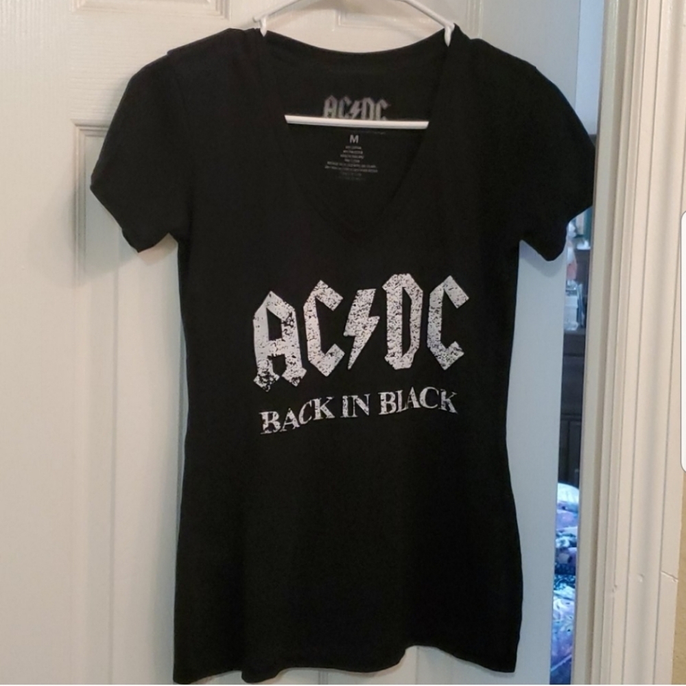 Retro AC⚡DC Women's Black Short Sleeve Tee - Never Worn
